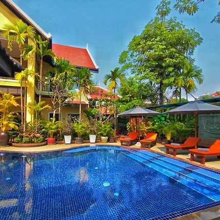 Отель Ravady D'Angkor Сиемрип Экстерьер фото