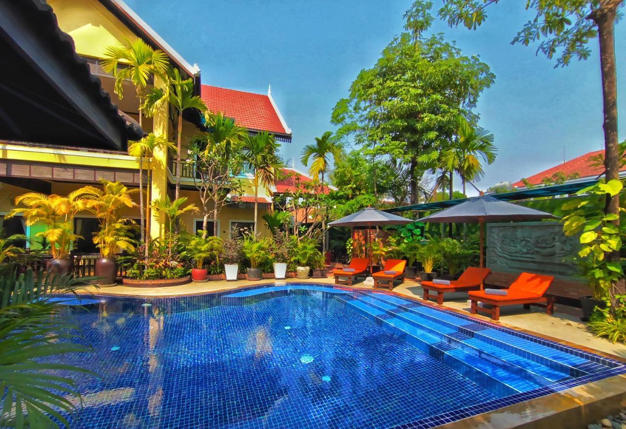 Отель Ravady D'Angkor Сиемрип Экстерьер фото