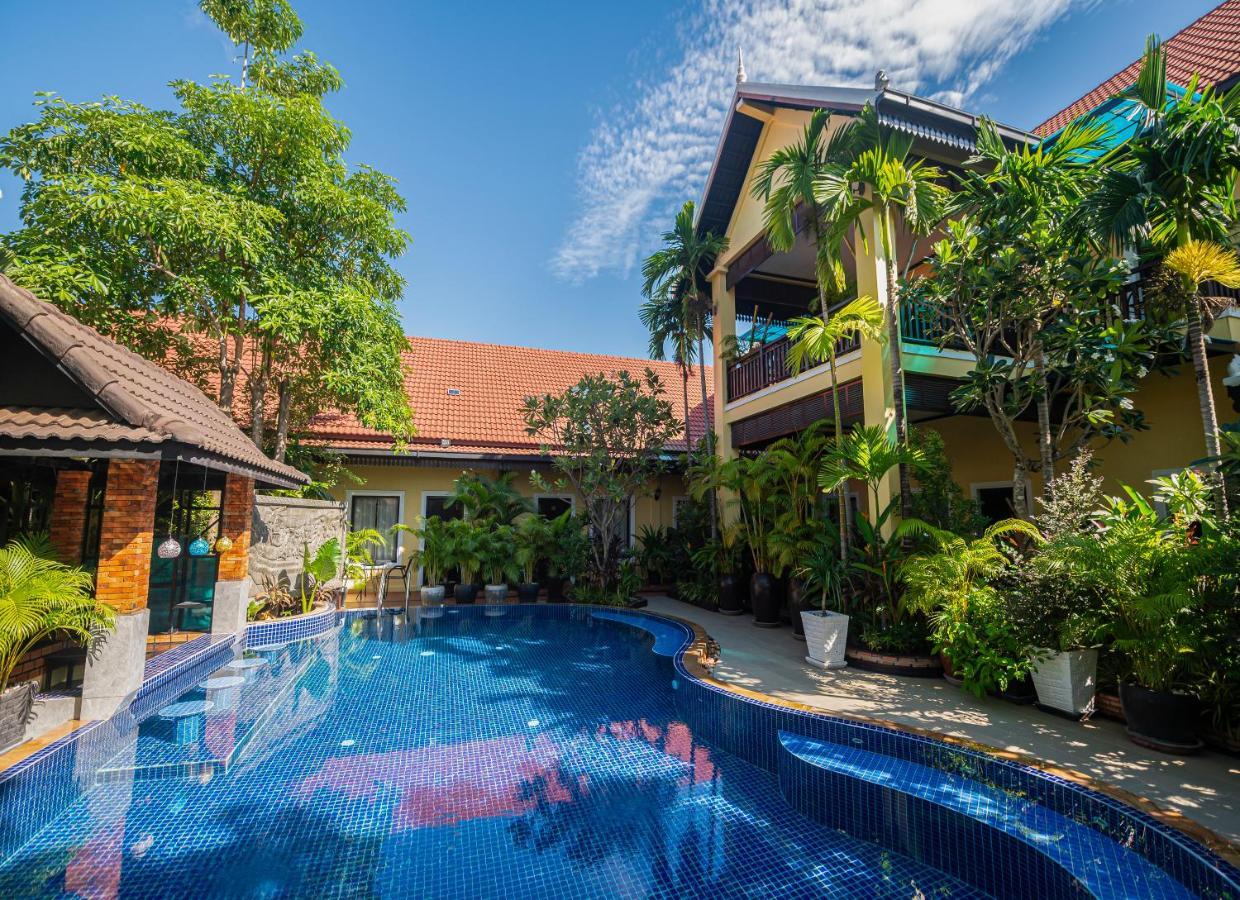 Отель Ravady D'Angkor Сиемрип Экстерьер фото