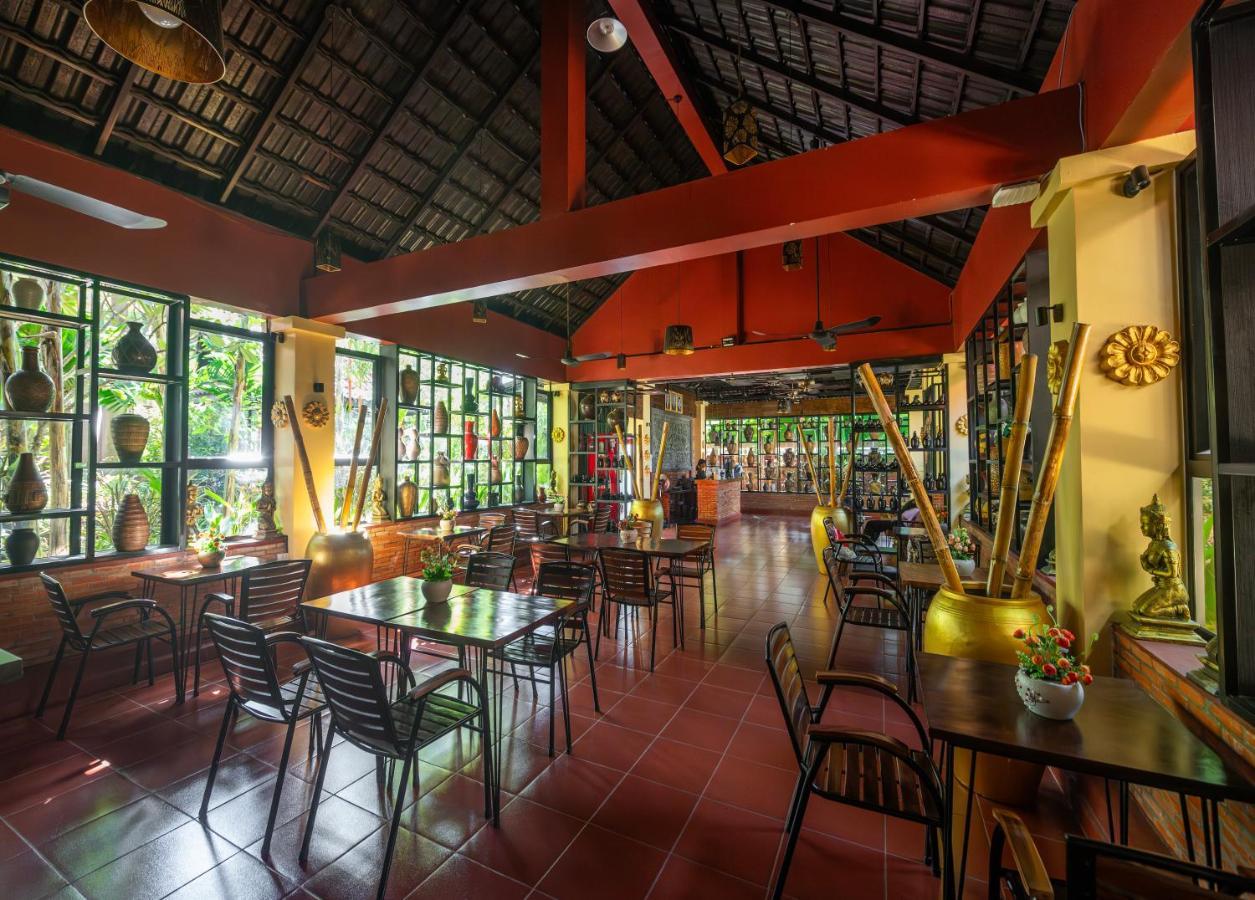 Отель Ravady D'Angkor Сиемрип Экстерьер фото