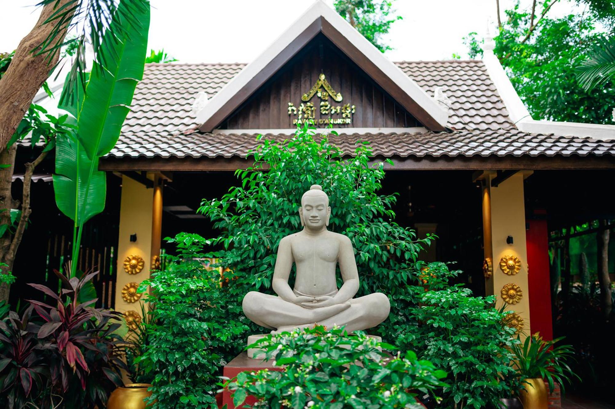 Отель Ravady D'Angkor Сиемрип Экстерьер фото